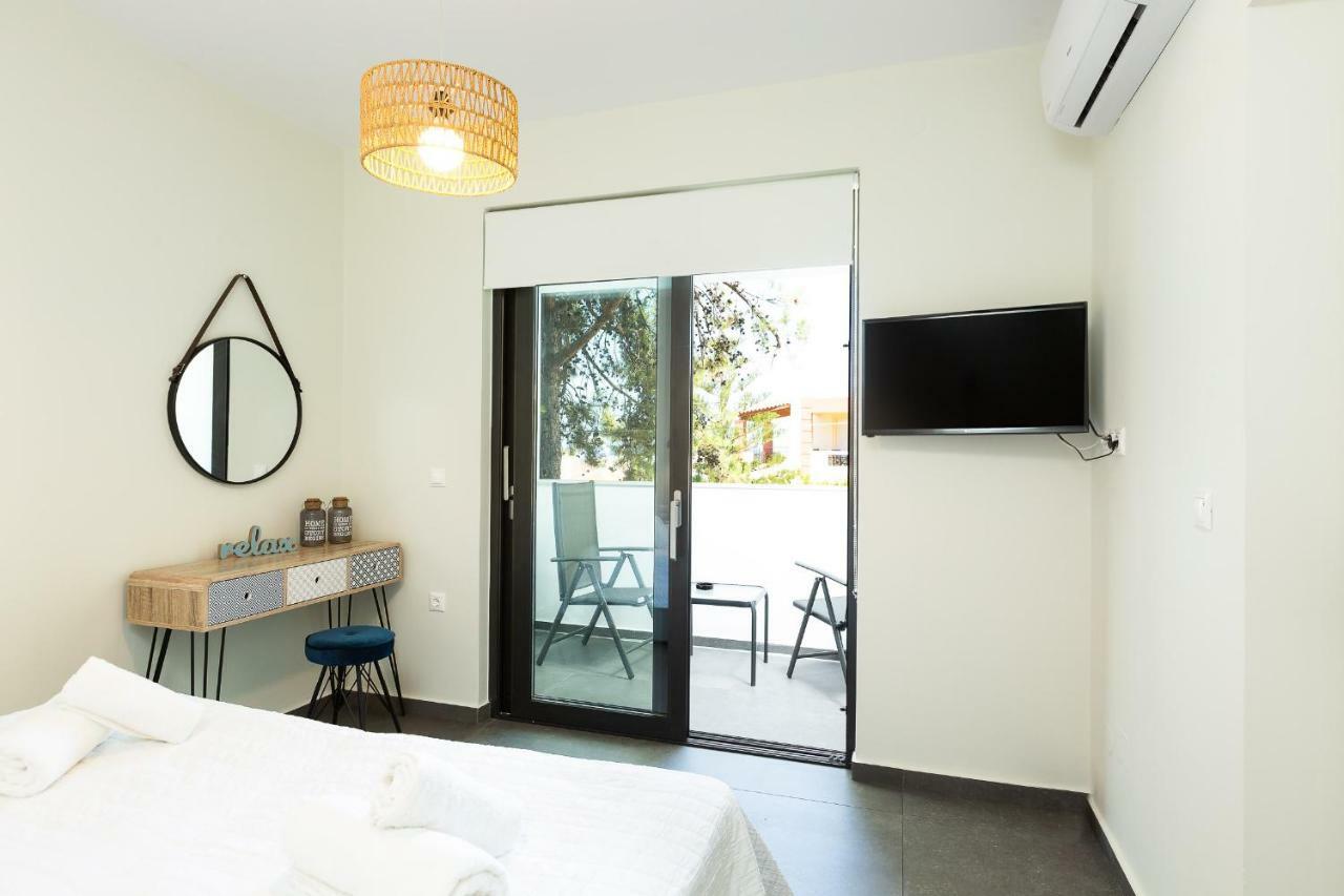 Nisos Villa, Pool & Heated Spawhirlpool, Walking To Beach, By Thinkvilla สฟากากิ ภายนอก รูปภาพ